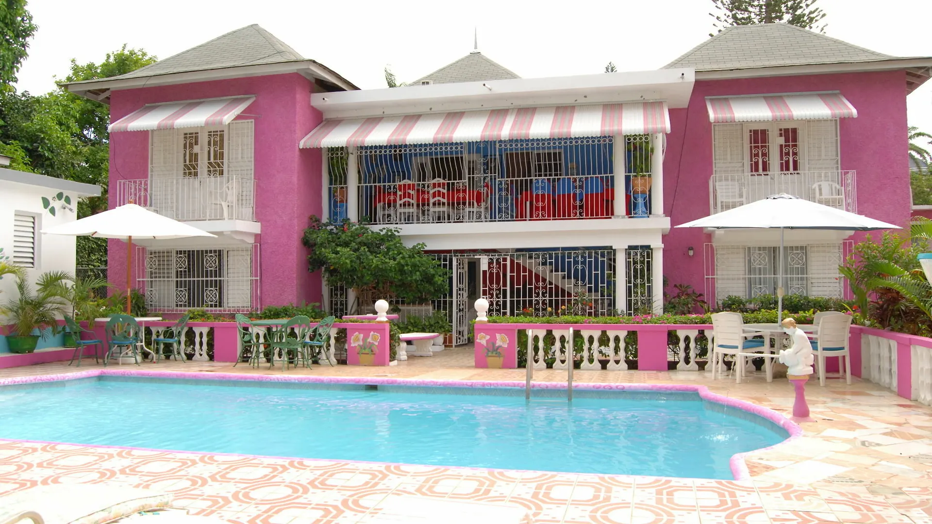 Pinkhibiscus Guest House Montego Bay