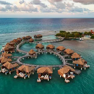 Курортный комплекс Sandals Royal Caribbean & Private Island - Couples Only